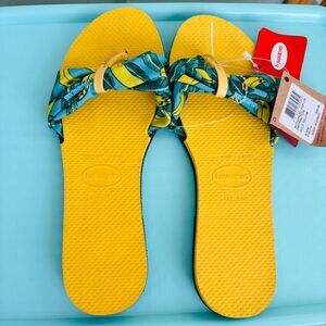 NWT‎ Havaianas Yellow Banana Leaf Print Sandals Women's Sz 9  Aqua Flip Flop
